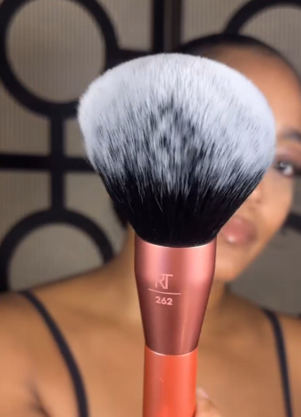 Real Techniques Extra Big Powder Brush 262, Real Techniques Extra Big Powder Brush ราคา , Real Techniques Extra Big Powder Brush รีวิว , Real Techniques Extra Big Powder Brush ซื้อ , Real Techniques Extra Big Powder Brush ขาย
